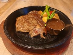 -玛格萝妮比萨屋(四平店)