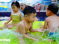 -龙格亲子游泳俱乐部(泊富中心)