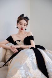 -洋洋婚纱品牌集合店