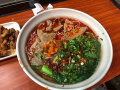 -爆炸头阿姨小四川正宗川味小吃(无任何分店)
