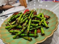 头抽长豆角烧茹子-九龙茶记·粤式餐厅融合菜(鹭江店)