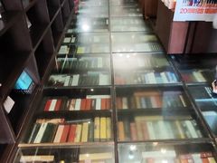 -钟书阁(松江泰晤士小镇店)