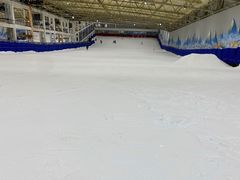 -乔波室内滑雪场