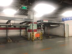 -世纪都会-停车场