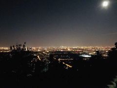 -鬼笑石后山停车场