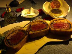 惠灵顿牛排-弦月窗LUNETTE BY AMANDA(复兴路店)