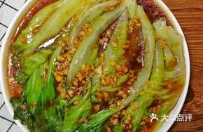Steamed Bok Choy and Oyster Sauce Lettuce