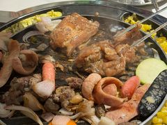 -山野的朋友露营炭火烤肉