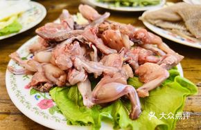 Live-Prepared Green Frog Stir-Fry