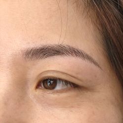 -一个差评成就的纹眉店