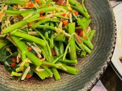 酸笋炒空心菜-浩海火燒雲傣家菜(静安芮欧店)