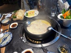 -大匠工房古船木艺术餐厅·猪肚鸡专门店(长白仙岛店)