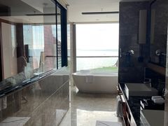 -三亚湾海居铂尔曼度假酒店