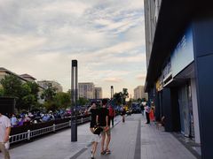 -吴山路夜市
