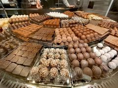 -Laderach 莱德拉(上海环贸iapm店)