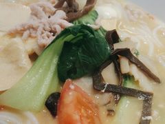 -蒙自源米线大王(花园城商场店)