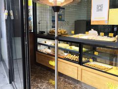 面包甜点陈列柜-鲍师傅糕点(江苏路店)