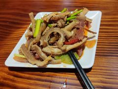 -76人老烩面(龙湖泰山路店)