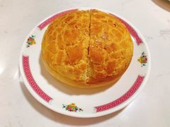 招牌酥皮菠萝包-东鑫记港式茶餐厅(南京东路店)