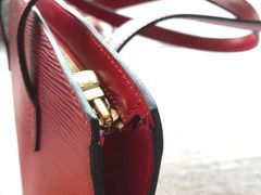 -IRENCE伊琳丝奢侈品皮具护理(二手鉴定世界广场店)