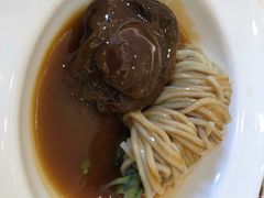 -榕树下海鲜馆(坪山路店)