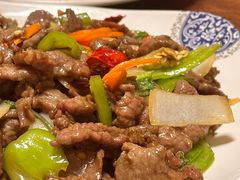 孜然牛肉-巧婆婆特色东北菜·铁锅炖