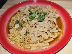 -老街称盘麻辣烫(真武路店)