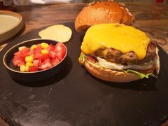 -HIGH FIVE哈福手工汉堡(桂林路店)