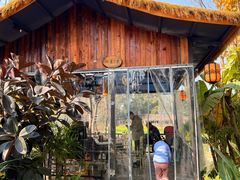 -茅草房·河畔园林火锅