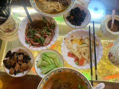 -金杨拉面王小吃面馆·牛三宝面·红烧牛肉粉