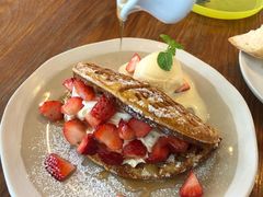 -ROAST coffee & eatery