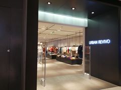 -URBAN REVIVO(欢乐海岸购物中心店)
