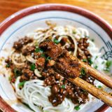 重庆小面｜十八梯邓凳面🍜杂酱面+煎蛋仅需6.8元