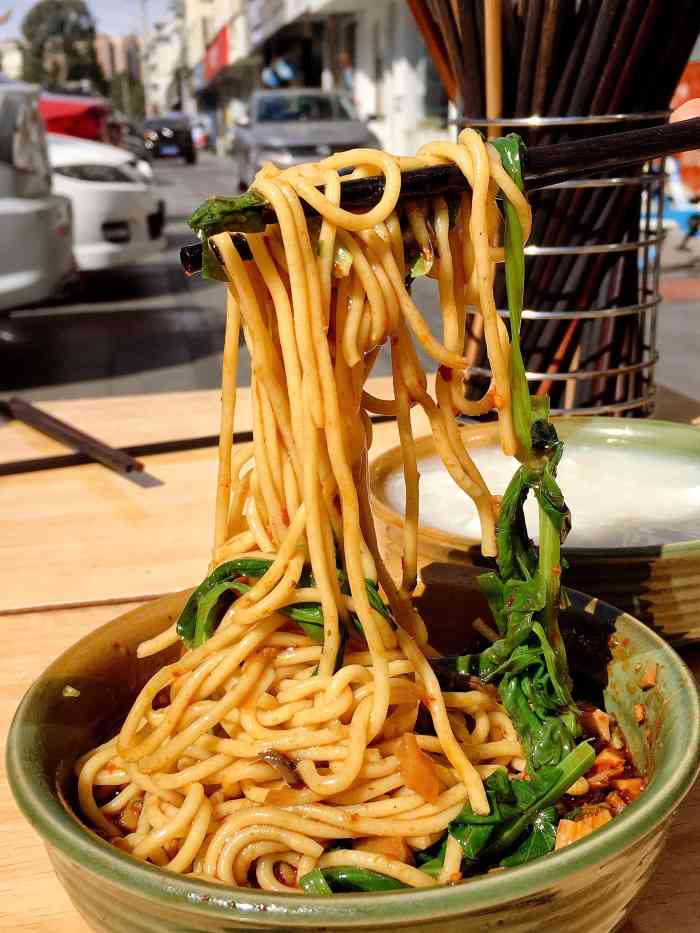 尹荞面-"很干净,老板夏天会把头发剪光,味道也很不."-大众点评移动版