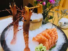 活牡丹虾及厚切三文鱼腩拼盘-鲔屋寿喜烧