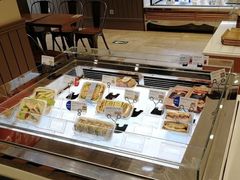 面包甜点陈列柜-巴黎贝甜(武夷花园店)