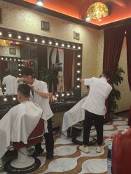 -东方先生国潮男士理发馆