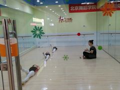 -炫艺舞蹈培训中心(枫尚奥特莱斯店)