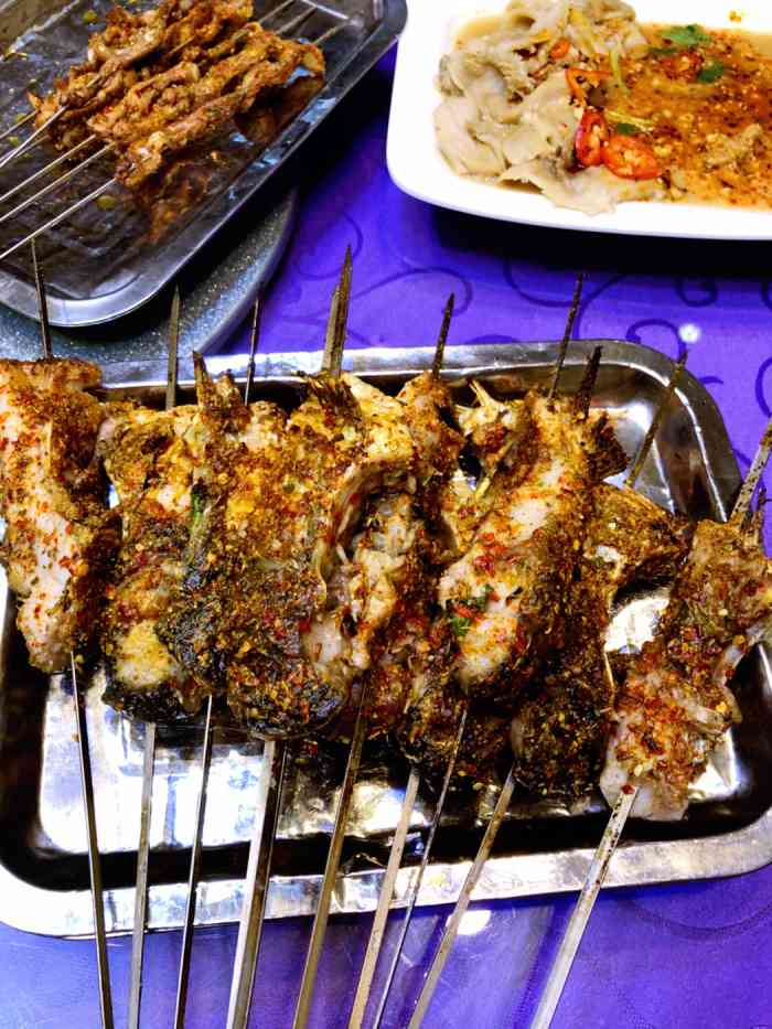 延长烤肉(总店)-"朋友介绍的店,没想到一吃就连着吃了一个星.