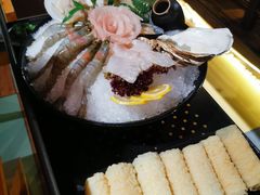 -洪氏嗨捞·广东猪肚鸡·椰子鸡火锅(西咸万象城店)