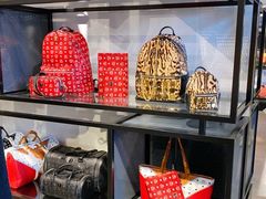 -MCM(比斯特上海购物村店)
