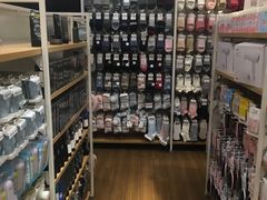 -名创优品(北京新中关购物中心地铁层店)