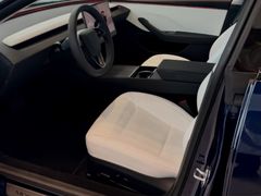-TESLA 特斯拉(上海太古汇体验店)