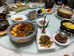 -沪华海鲜大酒楼(南汇店)