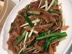 干炒牛河-粤珍轩.创始店.始于2001(含光门店)