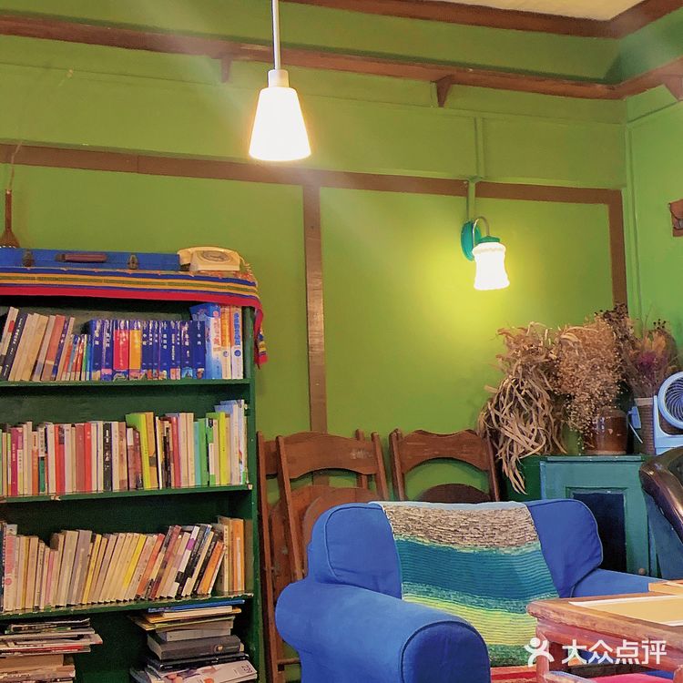 超难排队的的宝藏小店！日式复古简餐[面包]