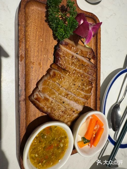 正泰餐厅AmazingThai(新奥购物中心店)香烤猪颈肉配秘制蘸料图片