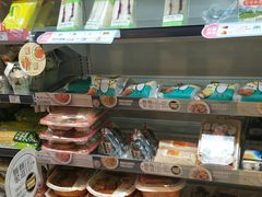 -全家便利店(上海南站站店)