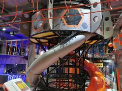 -嗨翻Hi-Fun竞技主题乐园·蹦床亲子生日轰趴(国光1937店)