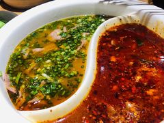 鸳鸯水煮牛肉-成都吃客(九眼桥店)